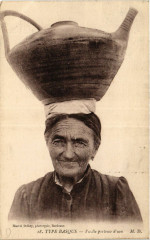 Type Basque Vieille porteuse d'eau