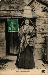 Porteuse d'eau