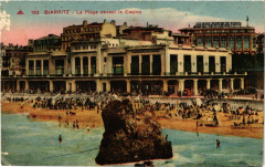 Biarritz - La Plage devant le Casino à Biarritz