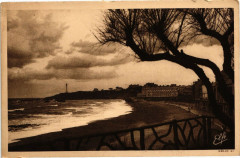Biarritz - Un Orage sur la Grande Plage à Biarritz