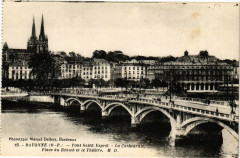 Bayonne - Pont Saint-Esprit - La Cathedrale à Bayonne