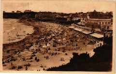 Biarritz - Vue générale de la Grande Plage et Casino Municipal à Biarritz