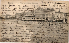 Biarritz - La Plage et le Casino Municipal à Biarritz