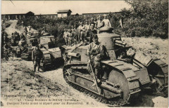 Camp Militaire de Souge-Quelques Tanks avant le départ