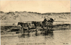 Arcachon La Voiture a sable devant le Pilat à Arcachon