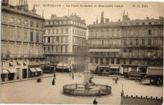 Bordeaux-La Place Richelieu et Monument Carnot à Bordeaux