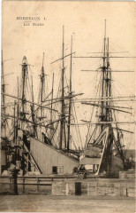 Bordeaux - Les docks à Bordeaux