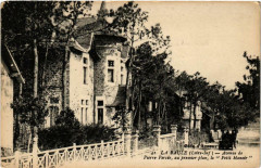 La Baule Avenue de Pierre Percée, au premier plan -
													44 Loire Atlantique
												