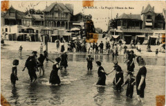 La Baule La Plage a l'Heure du Bain -
													44 Loire Atlantique
												