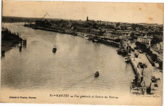 Nantes - Vue générale et Entrée du Port à Nantes