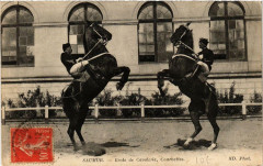Saumur Ecole de Cavalerie Courbettes à Saumur
