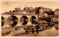 Angers - Vue générale prise du Pont de la Haute-Chaine et le... à Angers