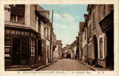 Beufort-en-Vallee - La Grande Rue