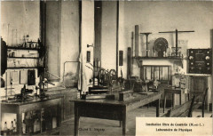 Insitutation libre de Combres - Laboratoire de Physique
