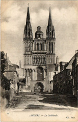 Angers - La Cathédrale à Angers