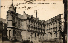 Angers - Ancien eveche transforme en musée à Angers
