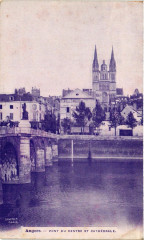 Angers - Pont du Centre et Cathédrale à Angers