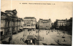Angers - Place du Ralliement et Grand Théatre à Angers