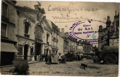 Saumur - La Place et les Halles à Saumur