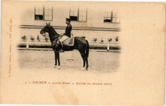 Saumur - Haute Ecole - Ecuyer en Grande Tenue à Saumur