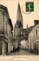 Le Puy-N.-D. - La Grande-Rue