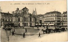 Angers - Place du Ralliement - Le Théatre à Angers