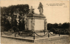 Les Essarts - Le Monument aux Morts