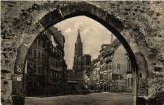 Strassburg Goldgiessen durch das Spitaltor gesehen