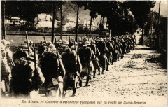 En Alsace Colonne d'Infanterie francaise sur la route de Saint-Am