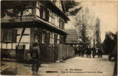 En Alsace - Type de Maison alsacienne a l'entrée du Village