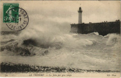 Le Treport La Jetée par gros temps