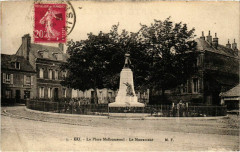 Eu - Le Place Malhomesnil - Le Monument à Eu