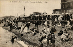 Dieppe Midi Devant les Terrasses du Casino à Dieppe