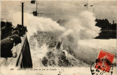 Dieppe-La Jetée un Jour de Tempete à Dieppe