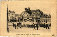 Rouen-Place de l'Hotel de Ville-Statue de Napoleon à Rouen