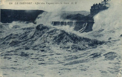 Le Treport - Effet des Vagues vers la Gare -
																					76470 Le Tréport
																			