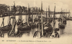 Le Treport - La Flottille des Peches et l'Entrée du Port au Tréport