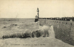 Le Treport - La Jetée par gros temps au Tréport