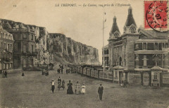 Le Treport - Le Casino vue prise de l'Esplanade au Tréport