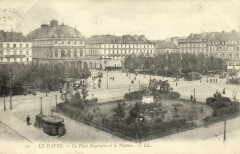 Le Havre - La Place Gambetta et le Theatre au Havre