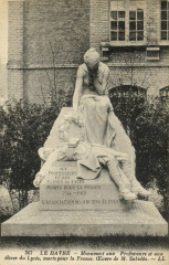 Le Havre - Monument aux Professeurs et aux eleves du Lycée morts.. -
																					76620 Le Havre
																			