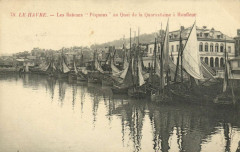 Le Havre - Les Bateaux Pequeux au Quai de la Quarantaine a au Havre