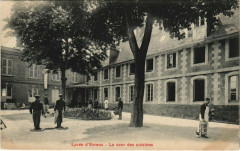 Lycee d'Evreux - La cour des cuisines
