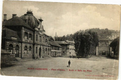 Pont-Audemer - Place du Armes - Ecole et Salle des Fétes à Pont-Audemer