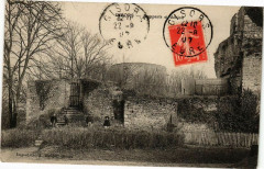 Gisors - Remparts et donjon à Gisors