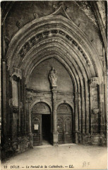 Dole Le Portail de la Cathédrale à Dole