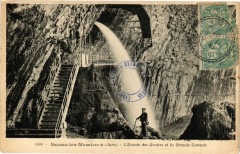 Baume Messieurs- Entree des Grottes et la grande Cascade France à Baume-les-Messieurs