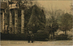 Besancon Square Saint-Jean et les Ruines Romaines France à Besançon