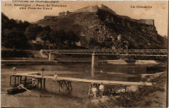 Besancon - Parc de Natation aux Prés-de-Vaux - La Citadelle à Besançon