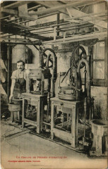 Un Groupe de Presses Hydrauliques